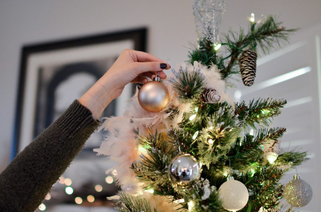 Décoration de sapin de Noël : les astuces pour le rendre tendance cette année